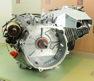 Benzinli Motor Jeneratör Tip 15 Hp Marşlı GM440JE