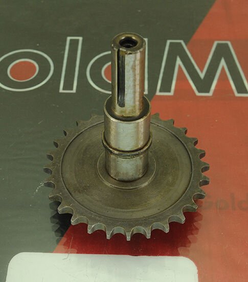 Şanzıman Çıkış Mili Büyük Zincir Dişlili 200G-14-20