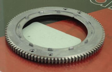 VOLAN DİŞLİSİ ÇİM TRAKTÖRÜ INTEK 22HP