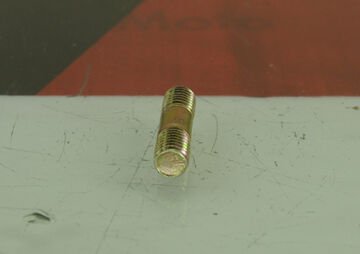 Egzoz Saplaması M8x33 160-01009