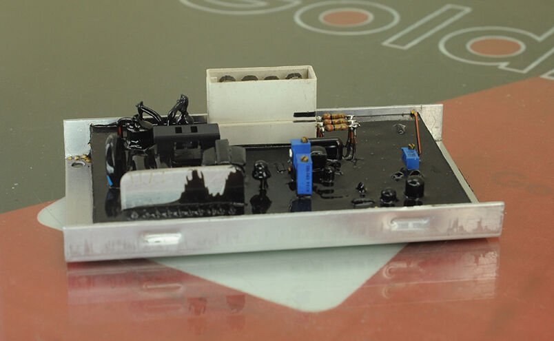 AVR34  OTOMATİK VOLTAJ REGÜLATÖRÜ