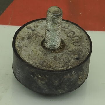 LASTİK TAKOZ - ŞASE İLE ZEMİN ARASI TEK SAPLAMALI