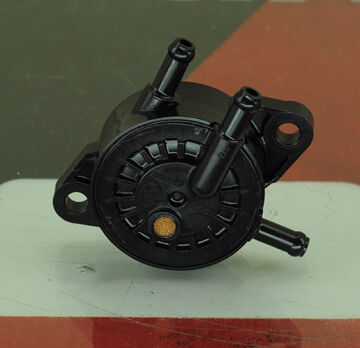 Briggs & Stratton Benzin Pompası 3 Borulu B597338
