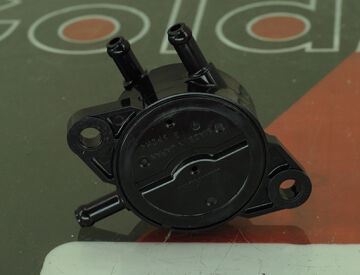 Briggs & Stratton Benzin Pompası 3 Borulu B597338
