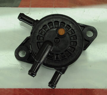 Briggs & Stratton Benzin Pompası 3 Borulu B597338