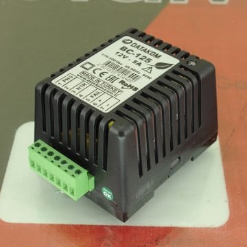 Datakom Akü Şarj Cihazı 12 5A - Ray Tipi - Plastik Kasa BC125