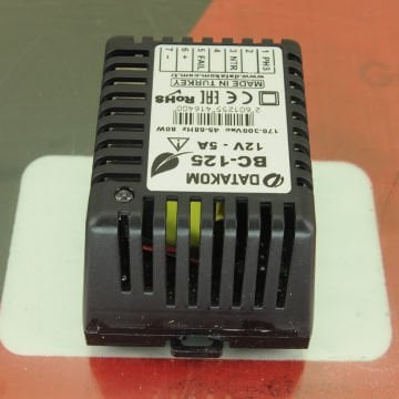 Datakom Akü Şarj Cihazı 12 5A - Ray Tipi - Plastik Kasa BC125