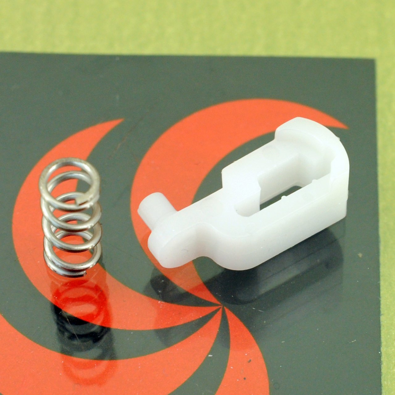 Step Motoru İle Gaz Şaftı Arası Plastik Burcu + Yayı 1000Tİ-07201