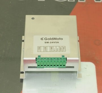 AKÜ ŞARJ CİHAZI 24 5A - METAL KASA PANO TİPİ SM-24V5A