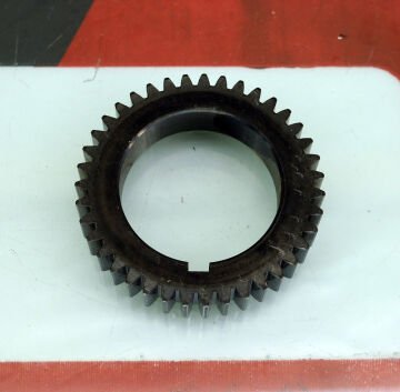 KRANK MİLİ ÜZERİNDEKİ METAL DİŞLİ