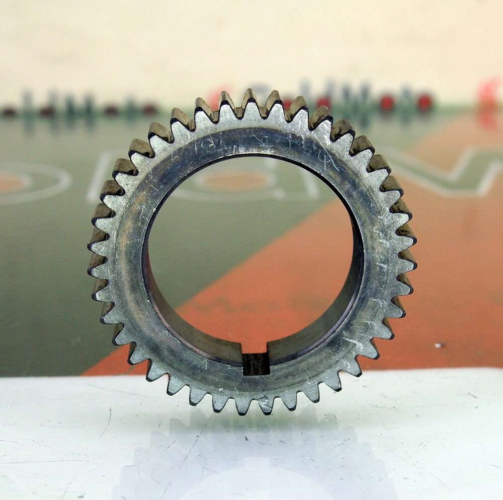 KRANK MİLİ ÜZERİNDEKİ METAL DİŞLİ