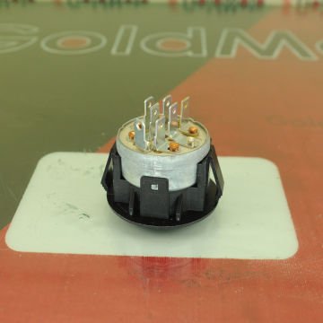 KONTAK ANAHTARI KOMPLE ÇİM TRATÖRÜ WİKİNG 6127