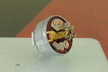 KONTAK VE ANAHTARI KMP VANG.16/18HP 493625 825129 B692318SM