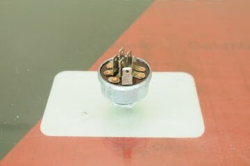 KONTAK VE ANAHTARI KMP VANG.16/18HP 493625 825129 B692318SM